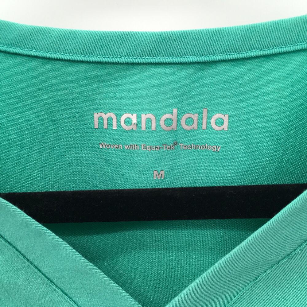 Mandala 6 pocket Scrub Top Medium M Green V Neck Nursing Healthcare Surgical - Picture 2 of 6